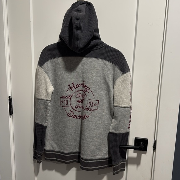 Harley Davidson Hoodie with Pockets - Picture 2 of 10